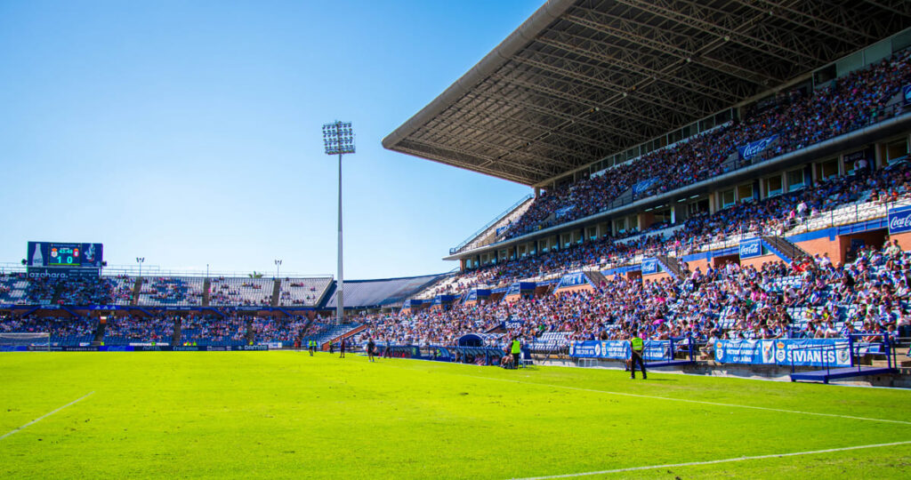 Aspecto de la tribuna del Nuevo Colombino.