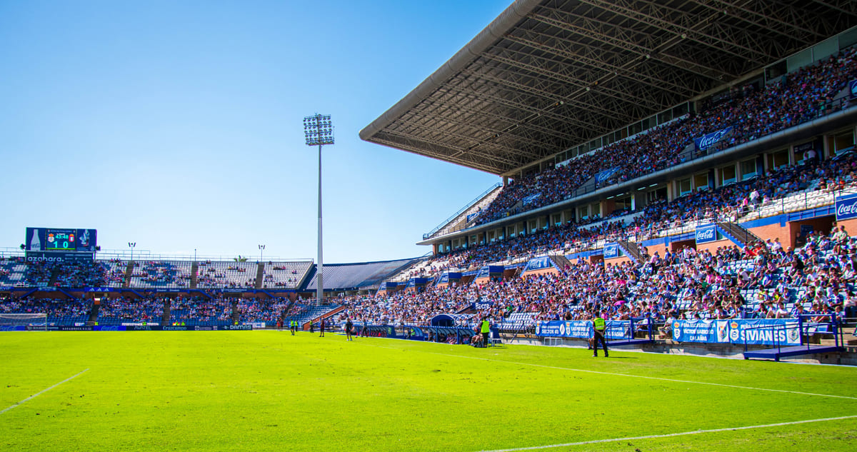 Aspecto de la tribuna del Nuevo Colombino.