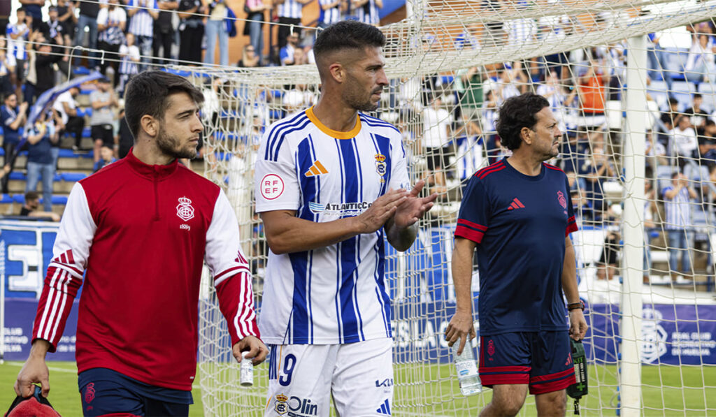 Caye tuvo que ser sustituido en el partido ante el Malagueño.