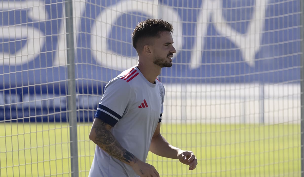 José Carlos haciendo ejercicios de entrenamiento en la CD Francisco Mendoza.